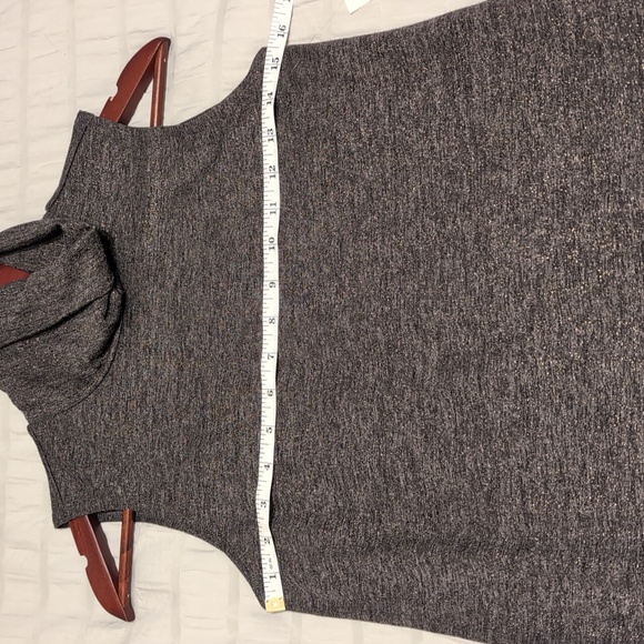 XS Old Navy Sleeveless Turtleneck Dress - Picture 5 of 10